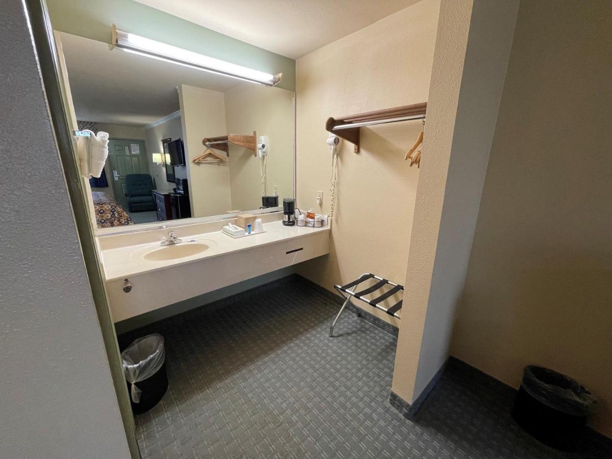 Americas Best Value Inn Hobby Airport Houston Exterior foto